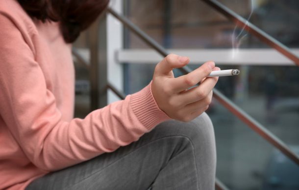 Entra en vigor nueva ley que restringe el consumo y publicidad del tabaco
