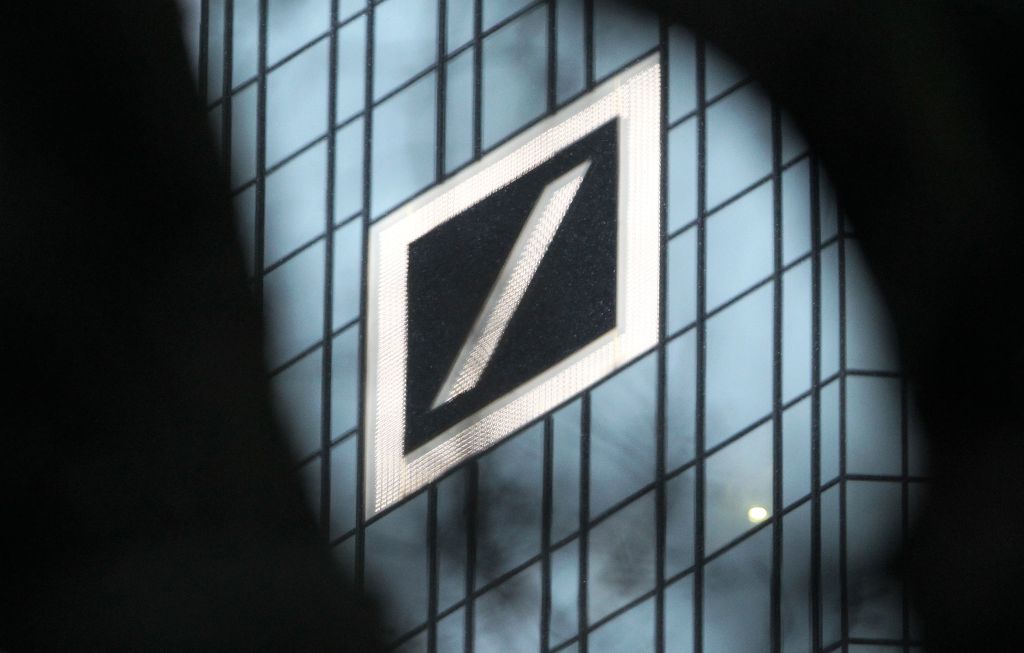 Registran oficinas del Deutsche Bank por presunto lavado de dinero