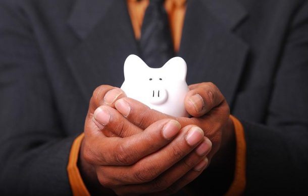 Se manifiestan jubilados y pensionados del Seguro Social en busca de recuperar sus ahorros