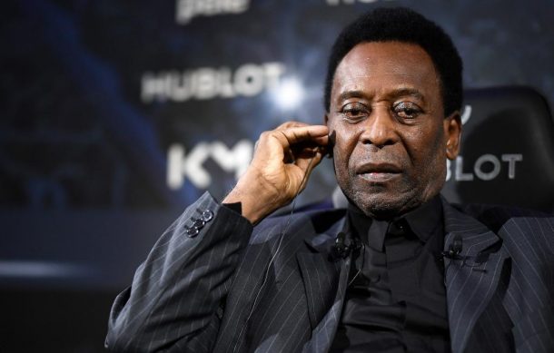 Retiran tumor del colón a Pelé