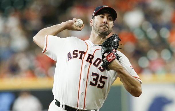 Verlander y Alcántara ganan premio Cy Young