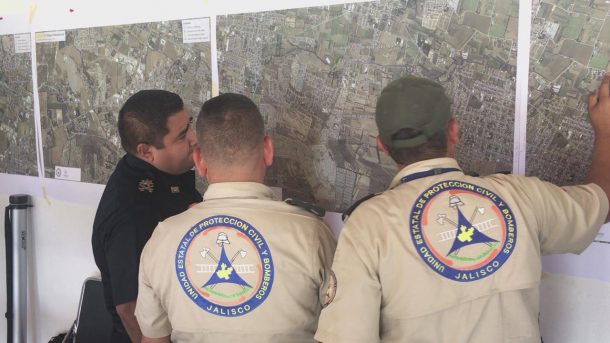 Centenas de rescatistas buscan a desaparecidos por lluvias