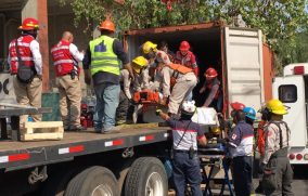 Fuerte accidente en Chapultepec; piernas de trabajador quedan atrapadas por tres toneladas de cuarzo