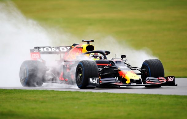 Checo Pérez y Red Bull dejan ir el podio en el GP de Rusia y termina en la P9