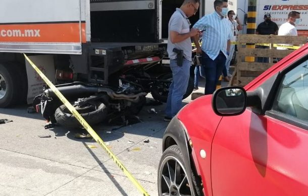 Motociclista protagonizó aparatosa colisión en la Zona Industrial de Guadalajara