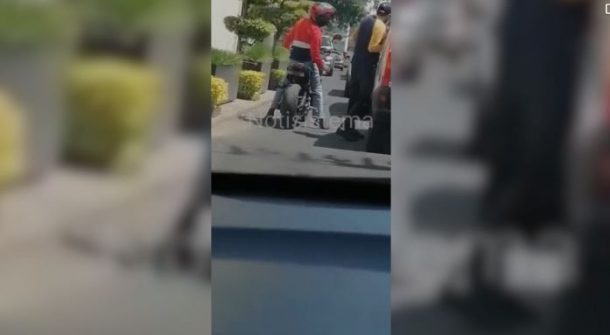 Asaltan a plena luz del día… y debajo de un poste del C5