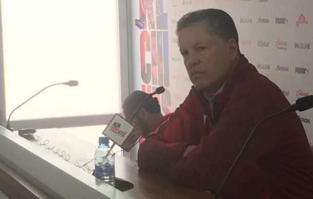 Vucetich se queda en Chivas “por ser el mejor”, dice Peláez, quien reconoce fracaso en el Torneo