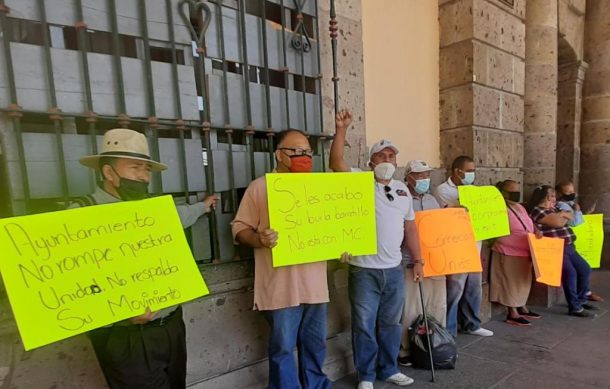 Comerciantes de El Baratillo exigen a las autoridades que cumplan sus compromisos