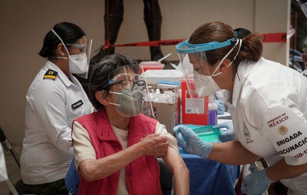 Recortan las fechas para la aplicación de vacunas en Guadalajara; piden ya no hacer filas