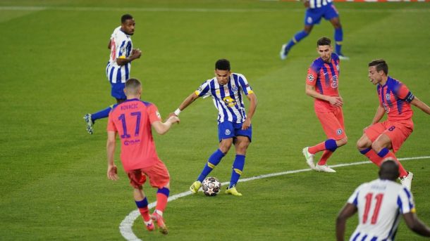 Garrafal error del “Tecatito” pone contra la pared al Porto en la Champions