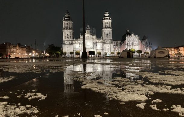 Intensa lluvia con granizo azota la Ciudad de México