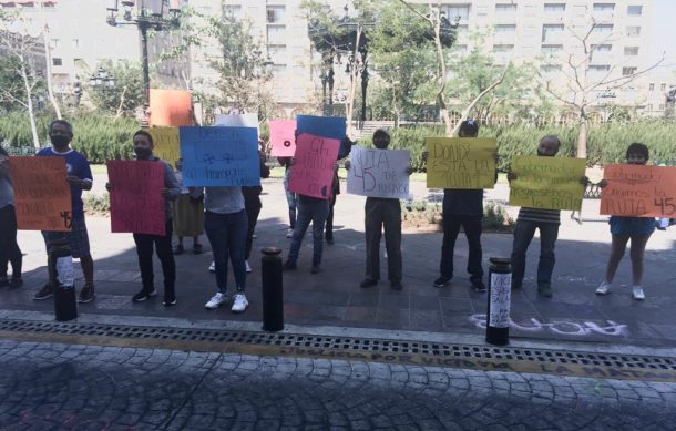 Vecinos de la colonia La Esperanza protestan para exigir más rutas de camiones