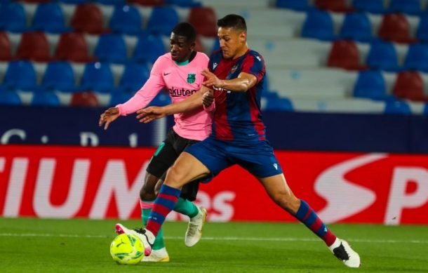 Barcelona afloja el paso en la pelea por el título