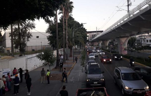 Regresan las largas filas a módulos de vacunación anti-Covid de Guadalajara