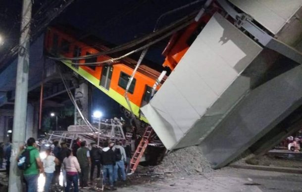 Colapsa tramo elevado de metro de la Ciudad de México