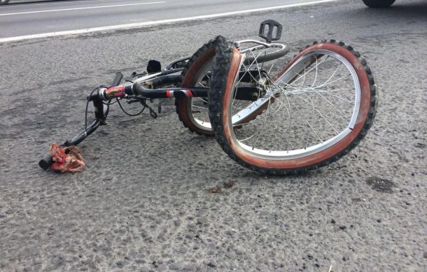 Atropellan a ciclista sobre la carretera a Chapala