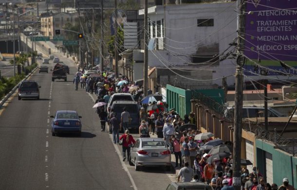 Más de 198 mil mexicanos fueron vacunados contra Covid este jueves en la frontera con EU