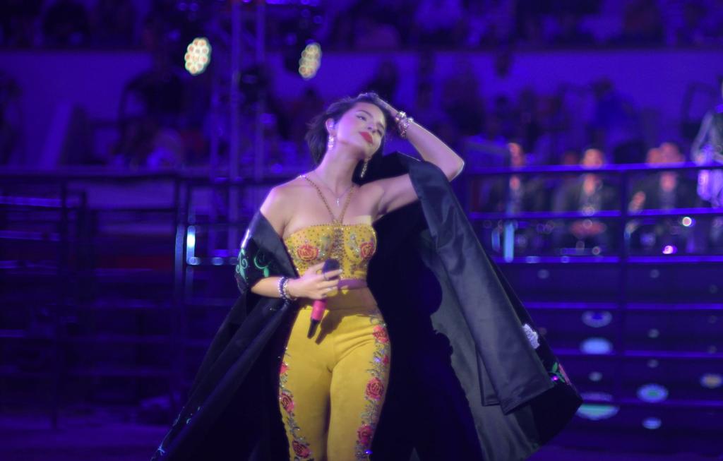Agárrate Grupo Firme! Ángela Aguilar dará concierto gratis en el Zócalo de  la CDMX por Día de Muertos