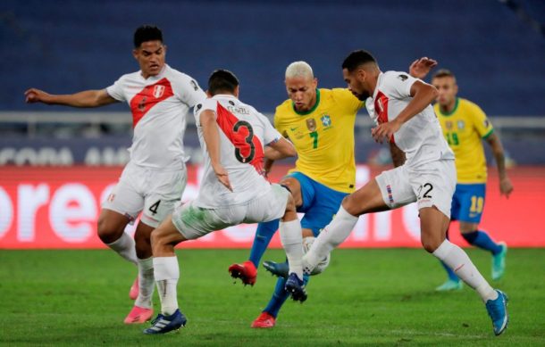 Brasil vence a Perú y es finalista de la Copa América
