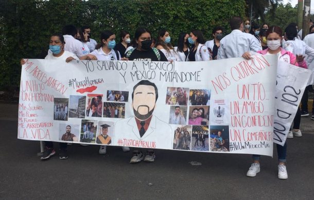 Estudiantes de UAG se manifiestan por asesinato de médico pasante