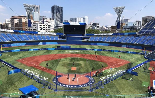 El softbol abre la actividad en Tokio