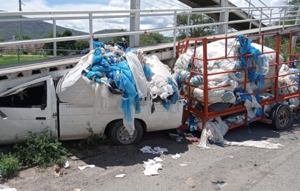 Aparatoso accidente sobre carretera a Morelia deja tres heridos