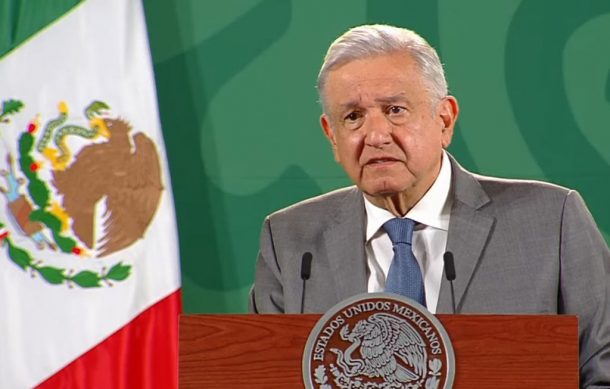 Es necesario reinventar a la clase media para que ya no sea ni clasista ni racista, insiste López Obrador
