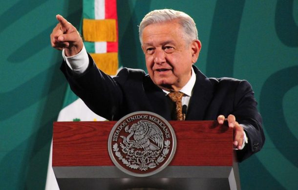 Defiende López Obrador el regreso a clases presenciales