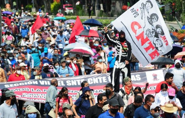 CNTE impide que López Obrador entre a la Conferencia Mañanera en Chiapas