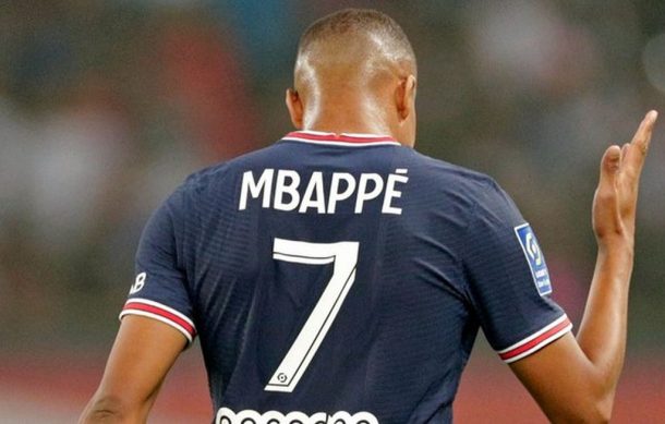 El goleador francés Kylian Mbappé se queda en el PSG