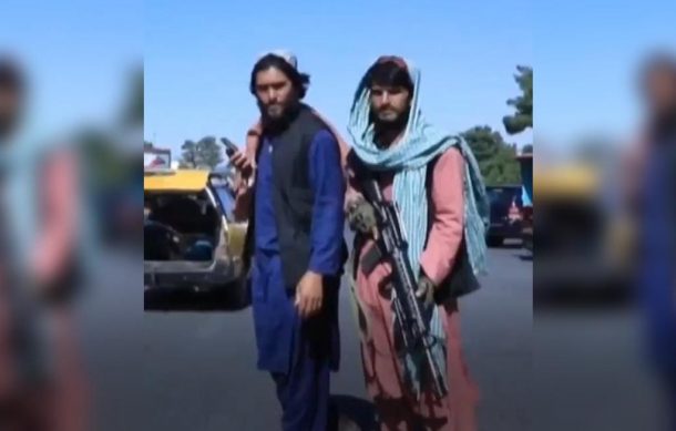 Talibanes toman el control de Afganistán