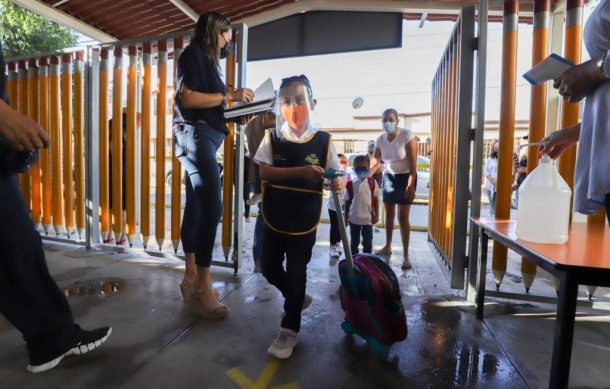 En octubre se revisará la estrategia de retorno a las escuelas