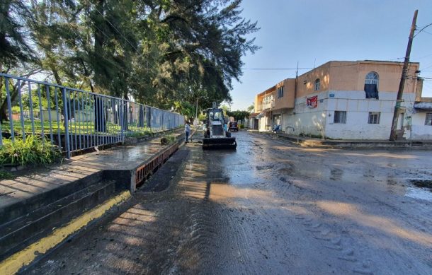 Se inundan casas en El Deán, acusan vecinos nuevo desbordamiento de vaso regulador