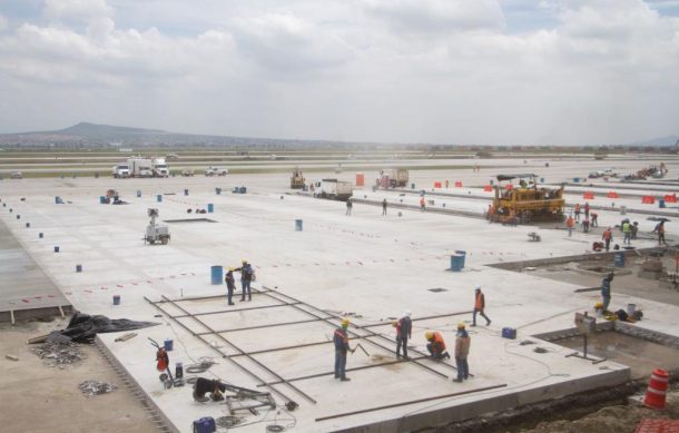 Defiende López Obrador la construcción del Aeropuerto de Santa Lucía