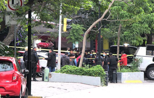Atacan a tiros a tres jóvenes a una cuadra del Paseo Chapultepec