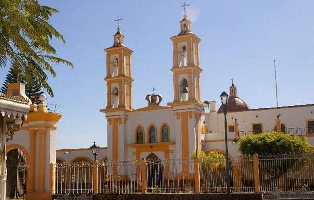 Se desploma la cúpula de la iglesia principal de San Juanito de Escobedo |  Notisistema
