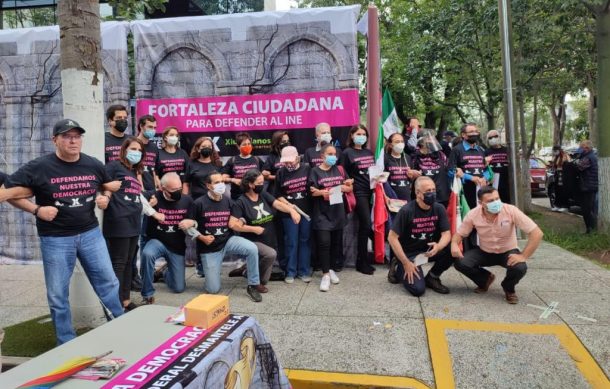 Protestan en Guadalajara contra la desaparición del INE