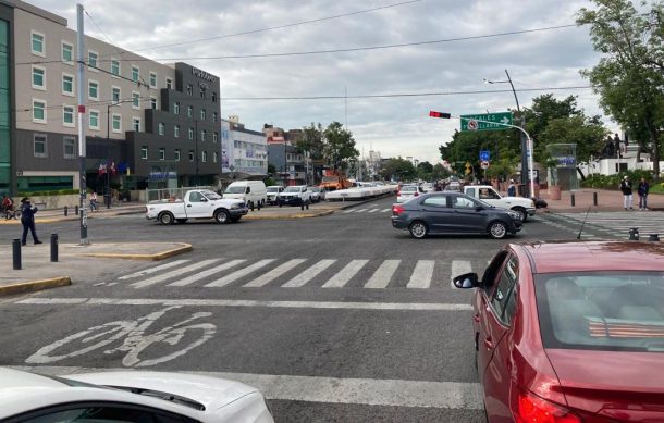 Desincronización de semáforos provoca congestionamiento vial en la ciudad