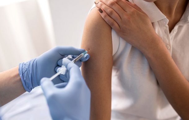 Este lunes inicia registro estatal para vacunación anti-Covid a menores