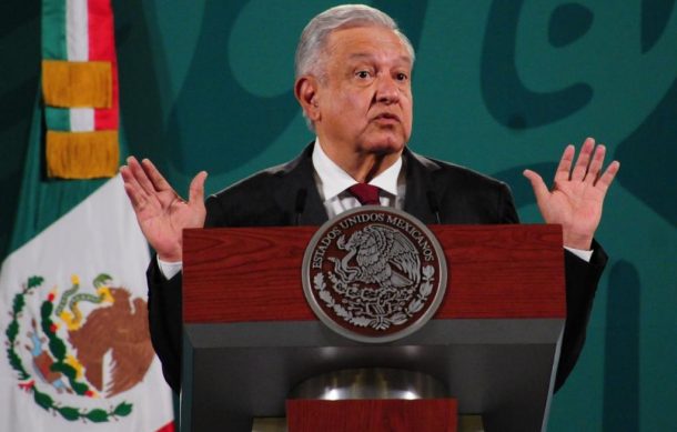 Urge López Obrador a universidades a reanudar clases presenciales