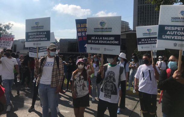 Preparatoria 2 realiza tercera caminata a Casa Jalisco en defensa de la autonomía universitaria