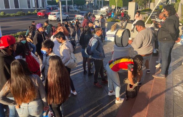 Protestan estudiantes de UdeG en la Presidencia Municipal de Guadalajara