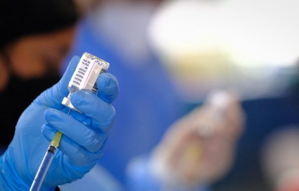 Personal del ISSSTE vacunará contra Covid-19 en mercados y la Nueva Central Camionera