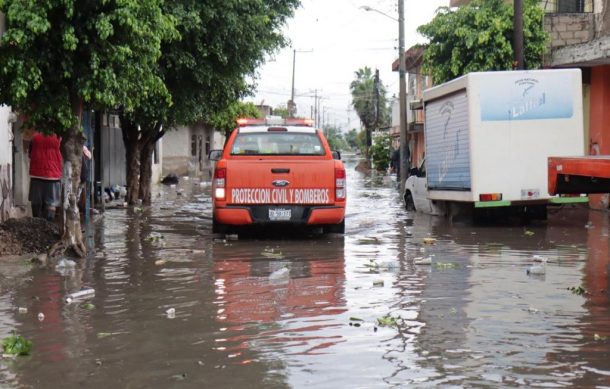 Lluvia dejó daños en 16 vialidades de Tlaquepaque