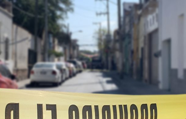 Lanzan cadáver desde camioneta en Tlajomulco de Zúñiga