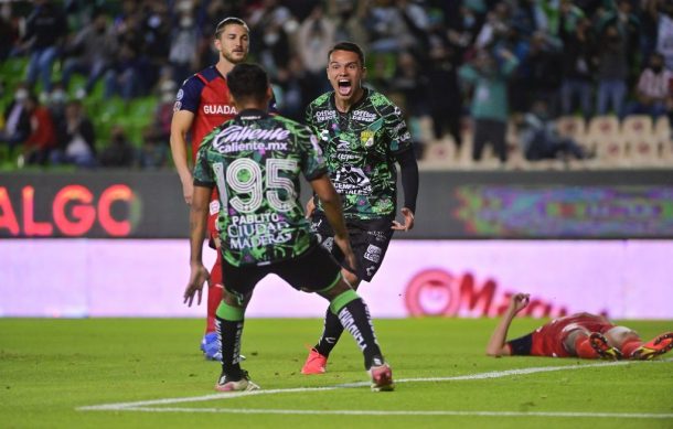 Sufre Chivas su segunda derrota consecutiva al caer ante León por 2-1