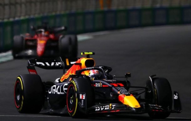 Checo Pérez tiene buen inicio en prácticas del GP de Arabia Saudita