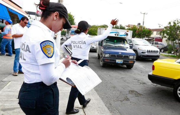 Automovilistas pueden ser acusados de hostigamiento si cuestionan a las agentes viales