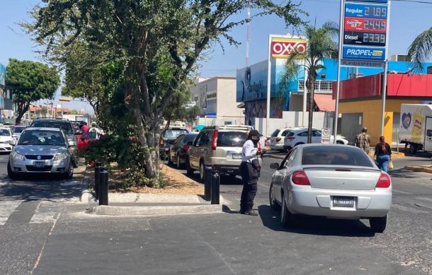 Se quejan por falta de estacionamiento en Mercado del Mar de Zapopan