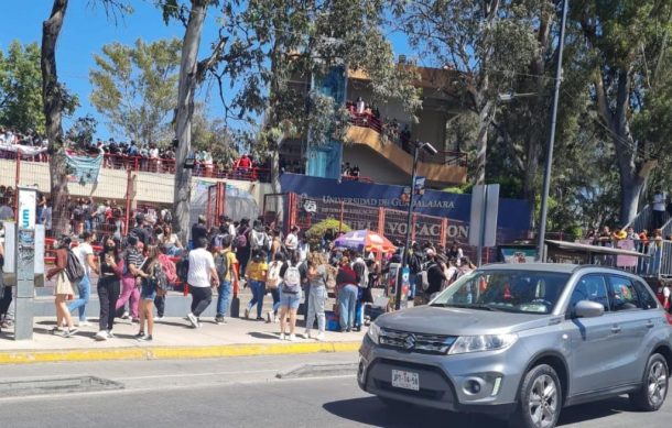 Protestan alumnos de la Vocacional de UdeG contra el acoso en las aulas